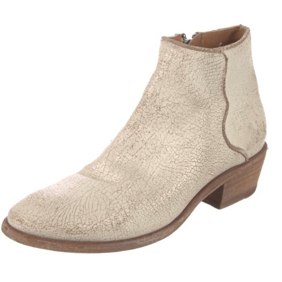 Frye Carson Piping Western Bootie Women 7.5 in Off White Distressed Finish - Picture 6 of 7